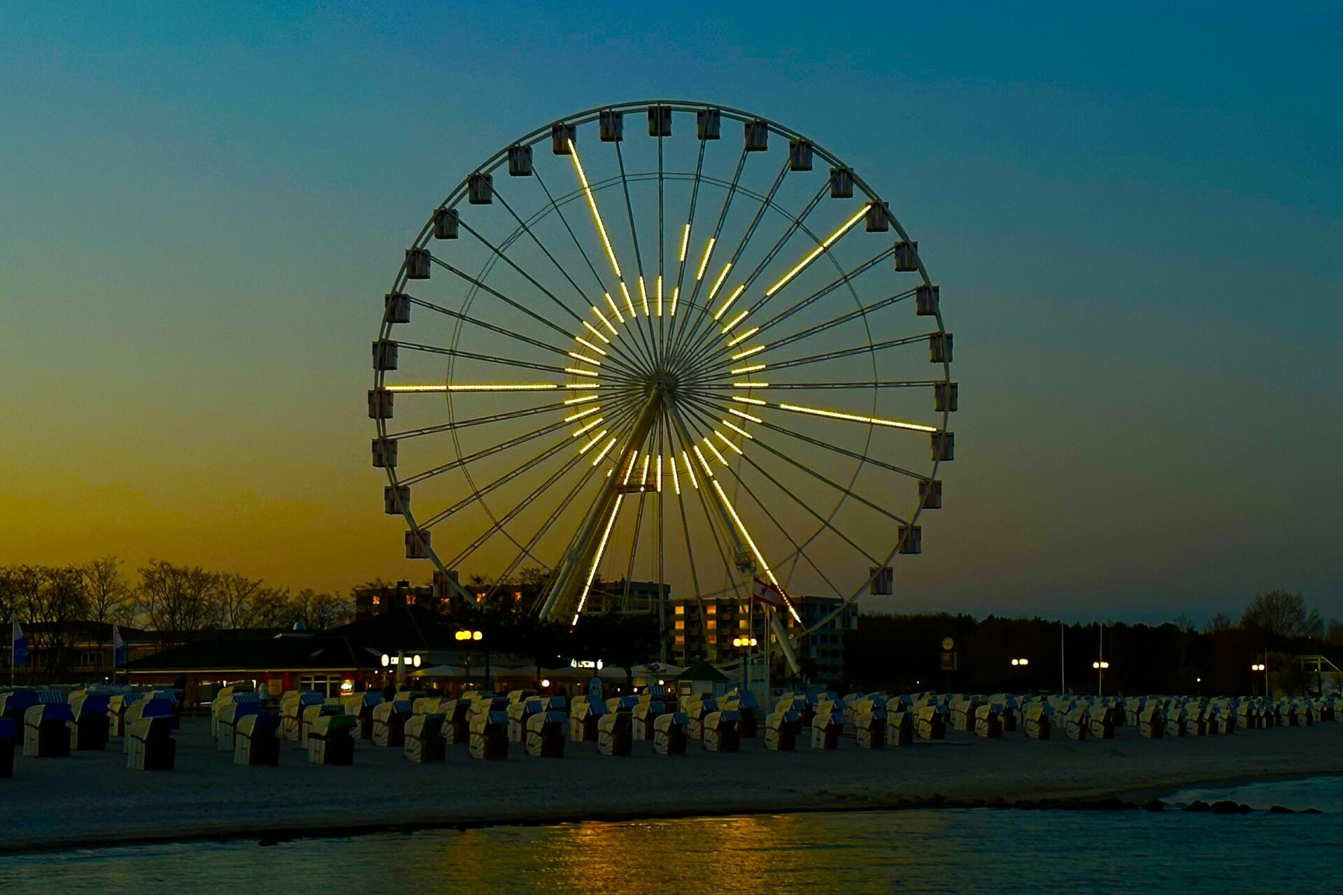 Saisonende F R Riesenrad La Noria In Gr Mitz Am Oktober Oh Aktuell